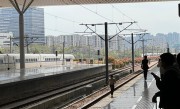官方通报：杭州东站一男子闯入动车轨道奔跑 受影响列车已恢复 ！