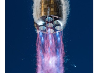 贝索斯晒“新格伦”火箭升空画面 马斯克：太美了 ！