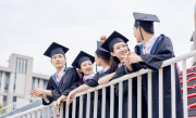 在职研究生学费多少钱 (在职研究生的学费金额)