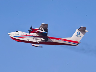 我国自研水陆两栖大飞机！AG600 T5测试真机训练开飞 ！