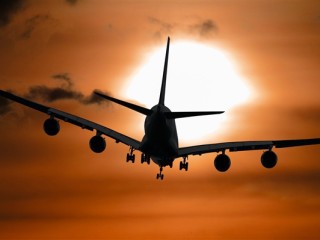 俄罗斯一架运输机坠毁29人遇难 消息人士：撞上岩石 ！