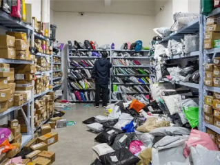 曝多地快递驿站转让 经营者直言太累 绑着人哪都去不了 ！