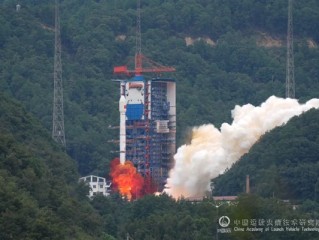 时隔5年:58米高的长三乙火箭成功发射高分十四号02星 !