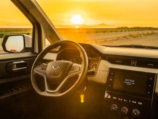 第一支柱产业！2025年汽车销量预测再度上调 将破3400万辆 !