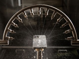 苹果耐用性实验室揭秘：每款iPhone上市前要测试10000台 疯狂“折磨” !