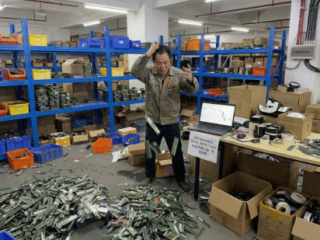 16G降到了700元！内存价格跳水中国囤货商崩溃哀嚎 全砸手里了 ！