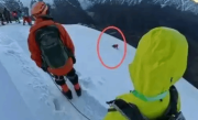为帮同伴拍照 31岁男子从5588米雪山滑坠 被找到已身亡 !