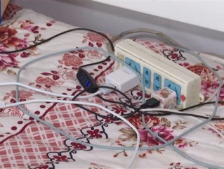 千万别再用了！央视实测：电线捆扎一团更易起火 !