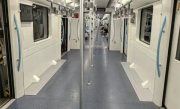 上海地铁9号线试点拆除部分座椅 车厢能多站25人 !