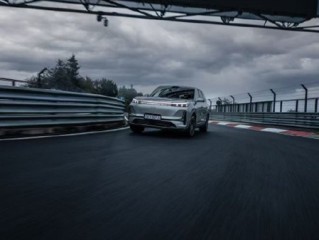 吉利银河M9现身纽北赛道 大六座SUV正完成最后性能验证 !