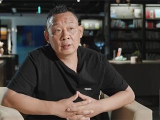 于东来回应退休：只是表面退休了 实际还是不退 ！